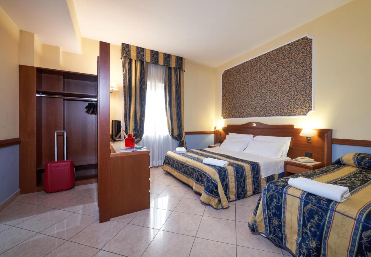 Hotel Ristorante La Piana Telese Terme Екстер'єр фото