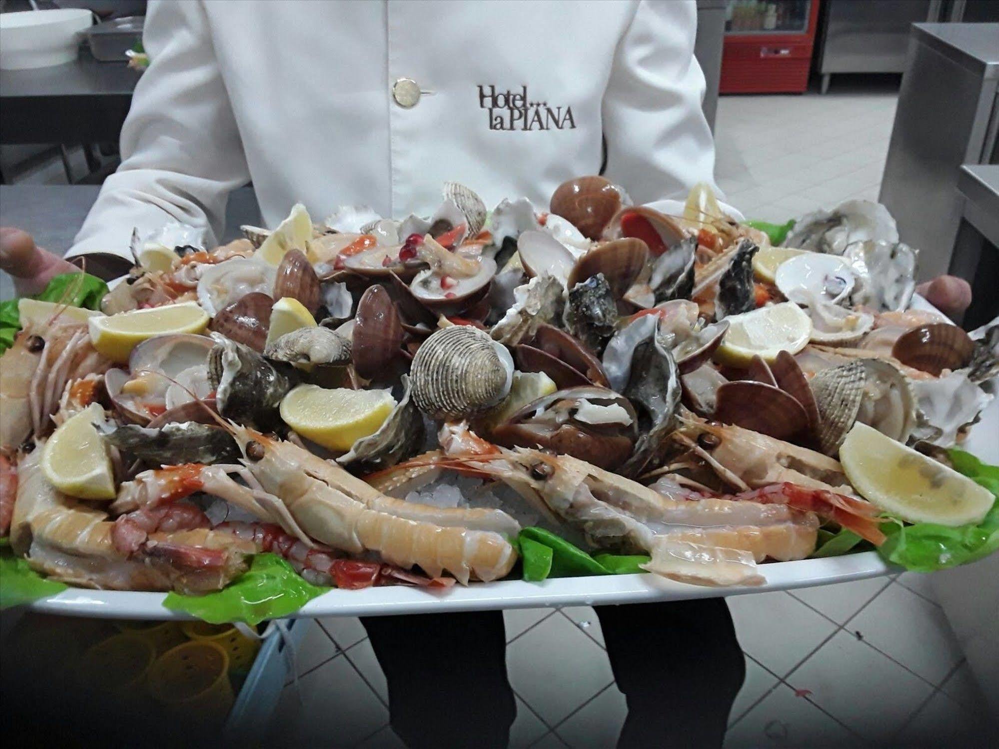 Hotel Ristorante La Piana Telese Terme Екстер'єр фото